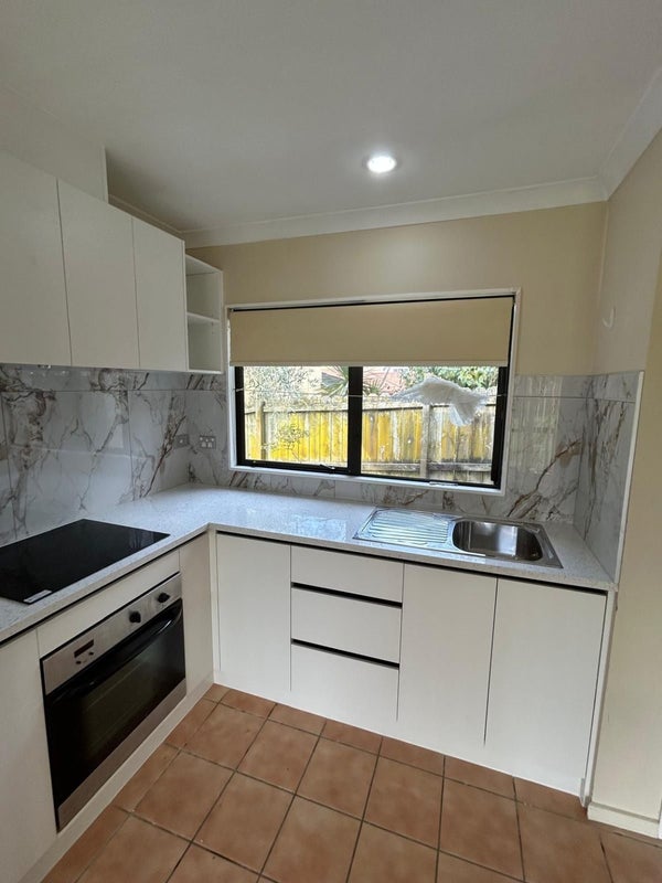 12 Bernish Place, East Tamaki, Auckland - Carousel 2