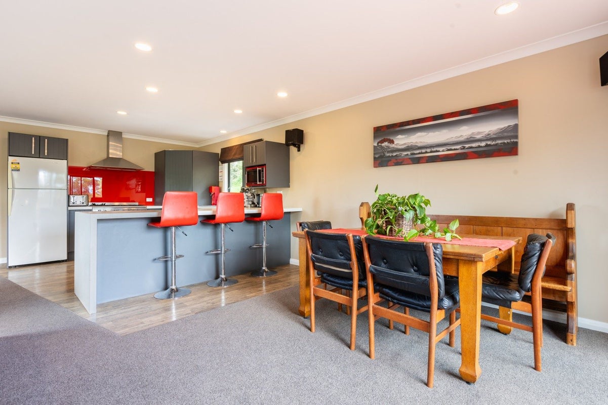 6 Lorna Irene Drive, Raumati South, Paraparaumu - Carousel 2