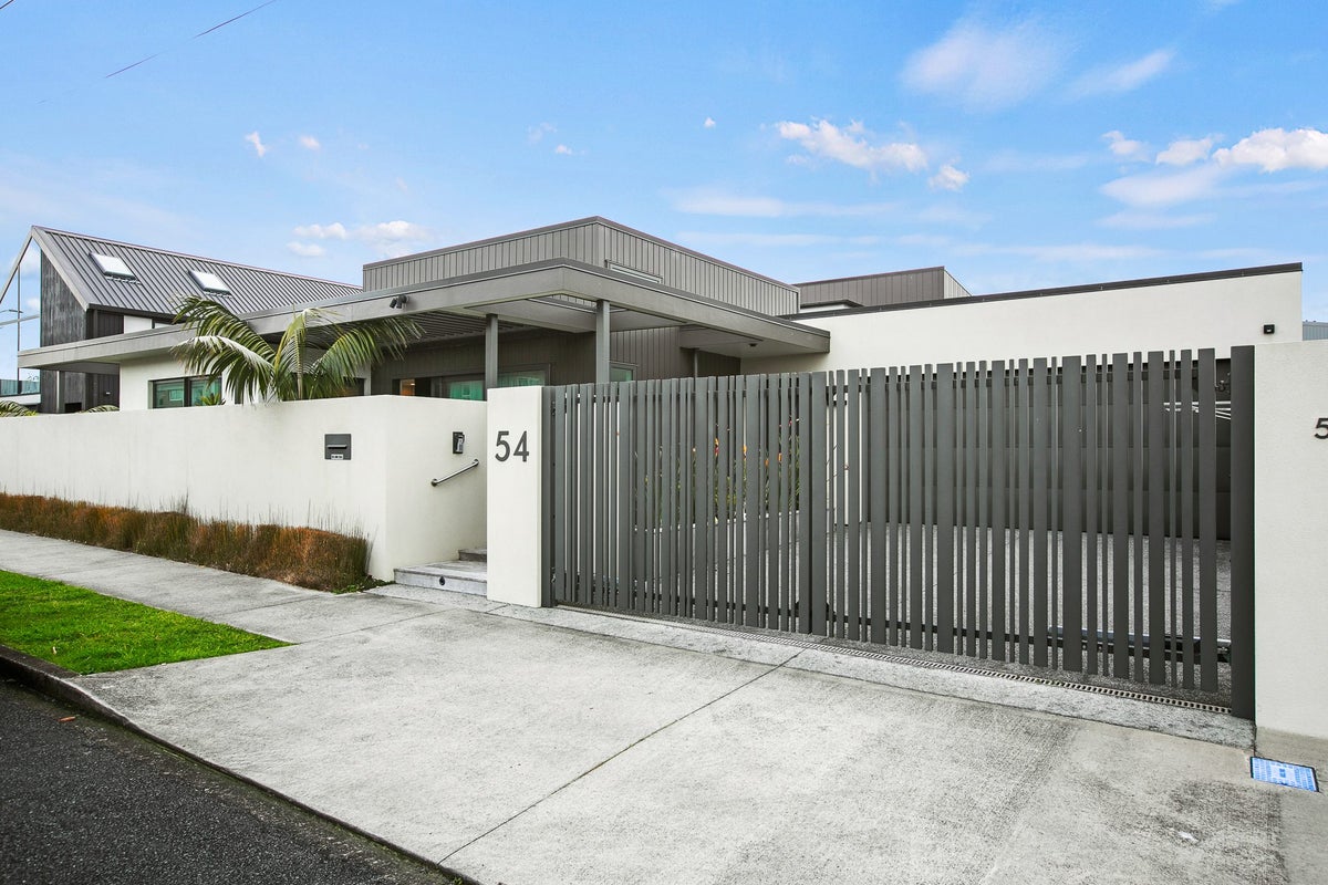 54 Buller Street, New Plymouth, New Plymouth - Carousel 1