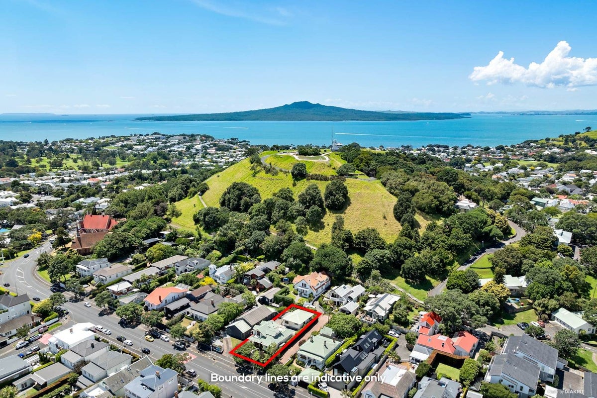88 Victoria Road, Devonport, Auckland - Carousel 1