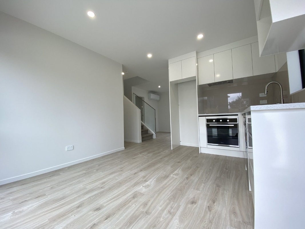 16B Cardiff Road, Pakuranga, Auckland - Carousel 2