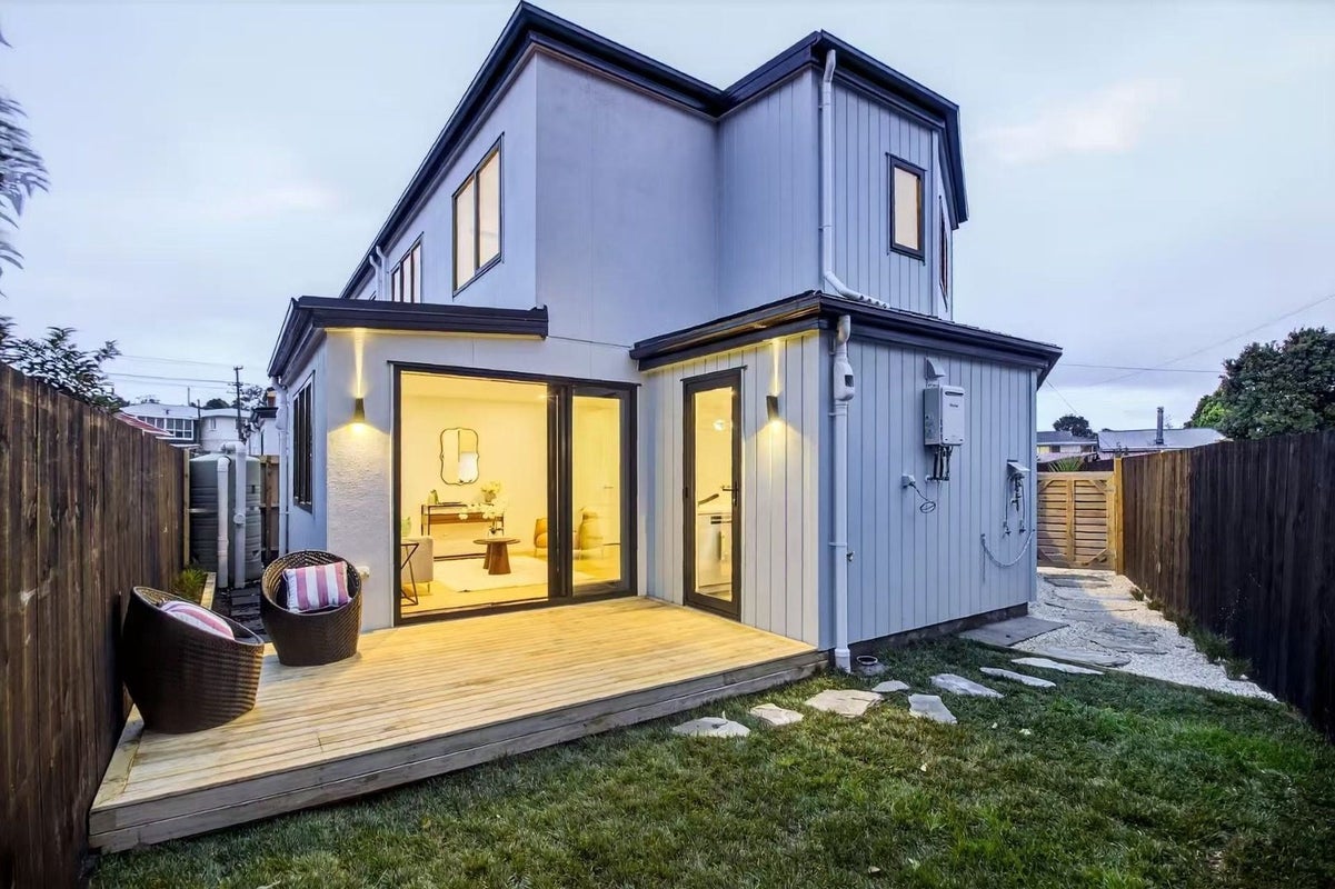 121D Vodanovich Road, Te Atatu South, Auckland - Carousel 2