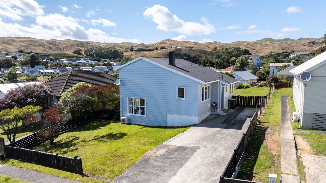 106 Warspite Avenue, Cannons Creek, Porirua - Carousel 1