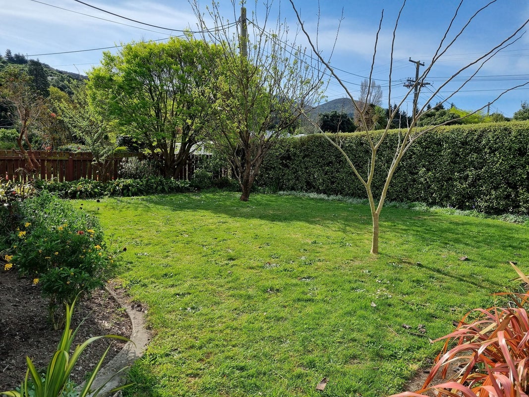 14 Bell Street, Featherston - Carousel 19