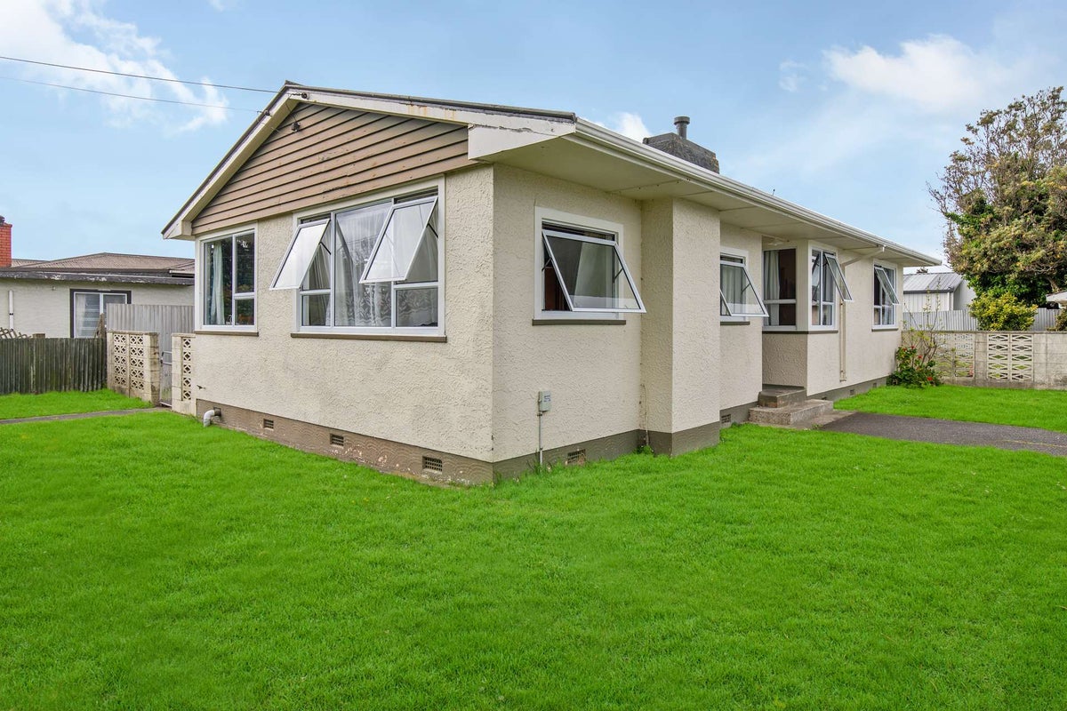38 Talbot Street, Whanganui East, Whanganui - Carousel 1