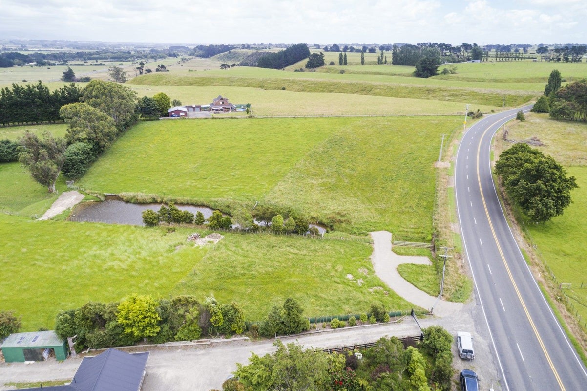 906 Ashhurst Road, Palmerston North - Carousel 2