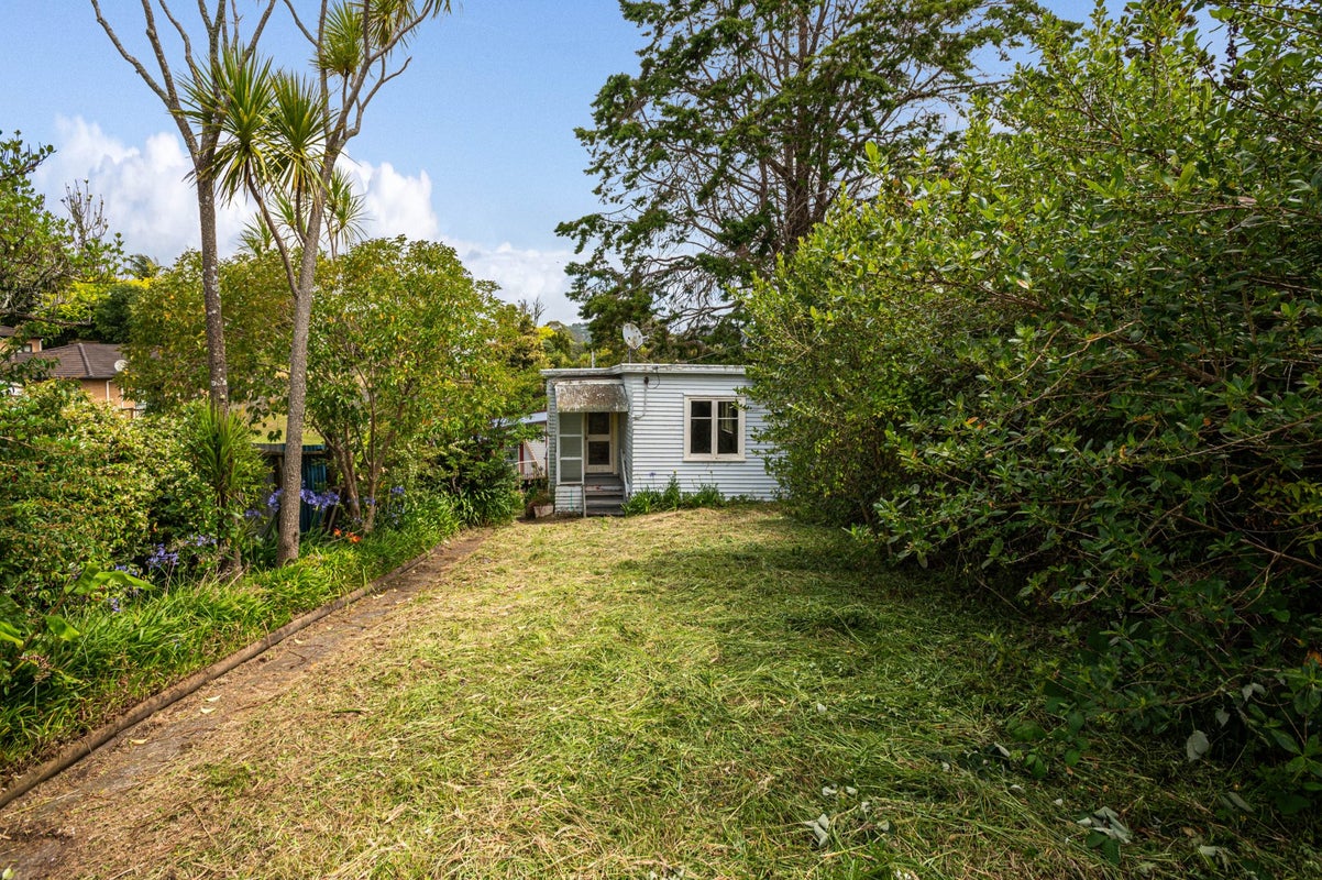 18 Savoy Road, Glen Eden, Auckland - Carousel 2