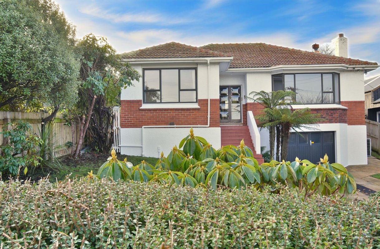 52 Hawthorn Avenue, Mornington, Dunedin - Carousel 1