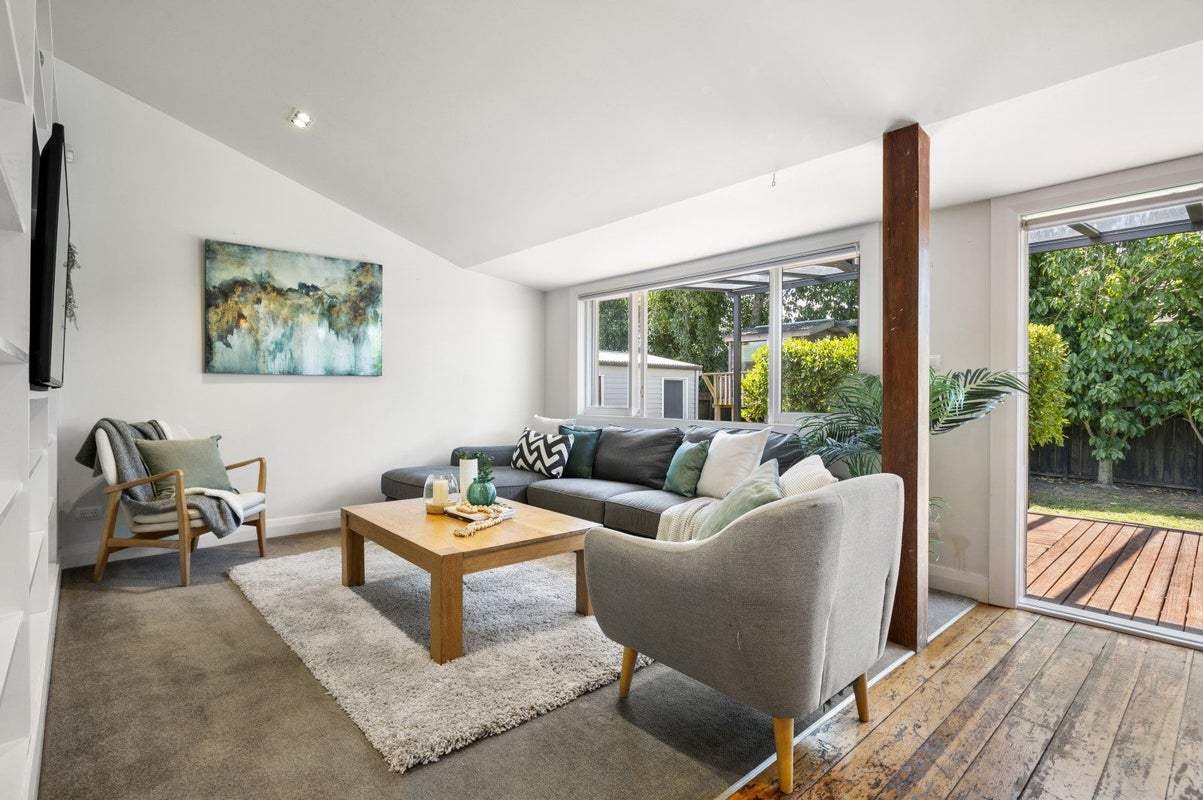 17 Rimu Street, New Lynn, Auckland - Carousel 2
