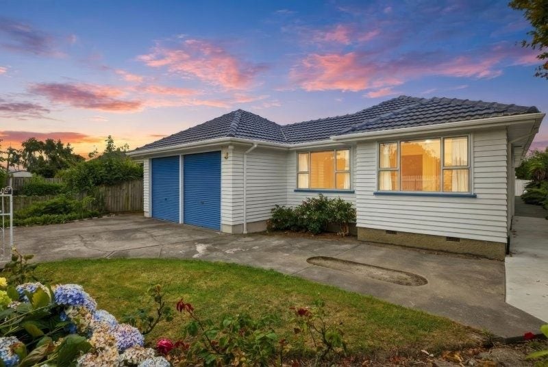 230 Avonhead Road, Avonhead, Christchurch - Carousel 1