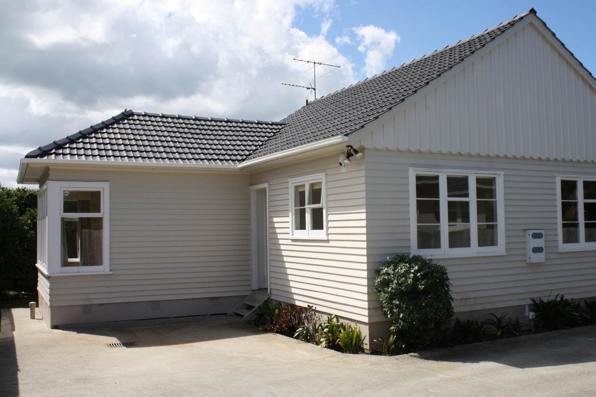 26 Tasman Avenue, Mount Albert, Auckland - Carousel 1