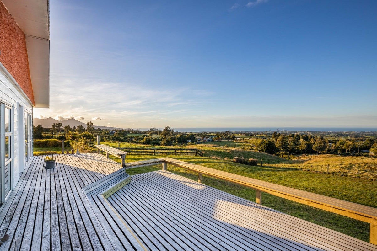 1568 Carrington Road, Hurworth, New Plymouth - Carousel 2