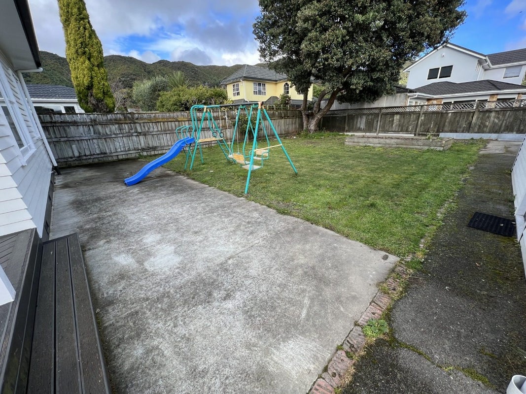 8 Norton Park Avenue, Fairfield, Lower Hutt - Carousel 2