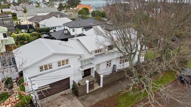 2 Lynch Street, Point Chevalier, Auckland - Carousel 1