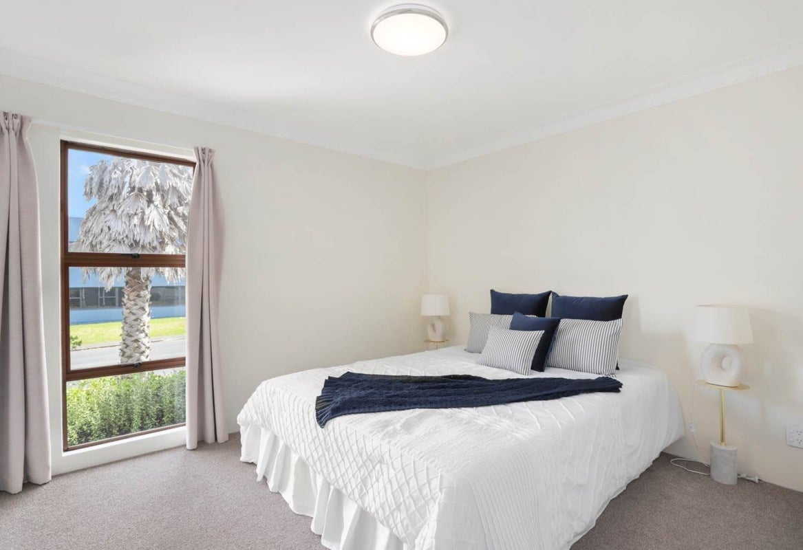 5/24 Morningside Drive, Morningside, Auckland - Carousel 2