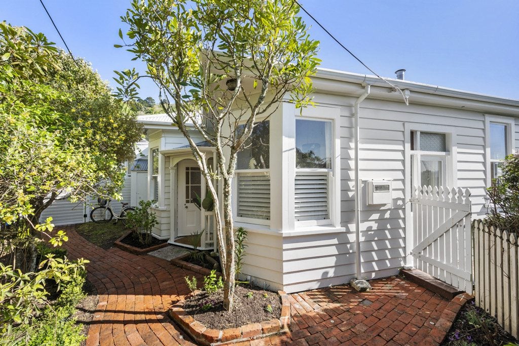 303 Tinakori Road, Thorndon, Wellington - Carousel 1
