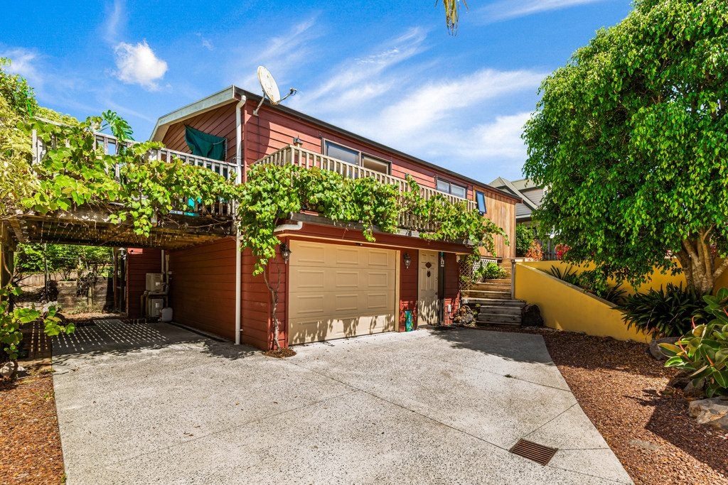 29A Clayburn Road, Glen Eden, Auckland - Carousel 1