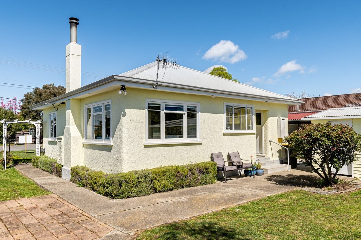 38 King Edward Street, Motueka - Carousel 1