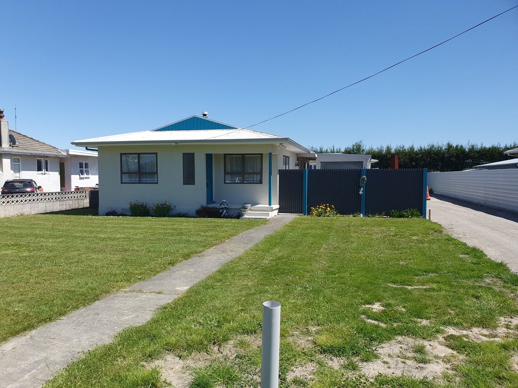 1402 Jubilee Street, Mayfair, Hastings - Carousel 1