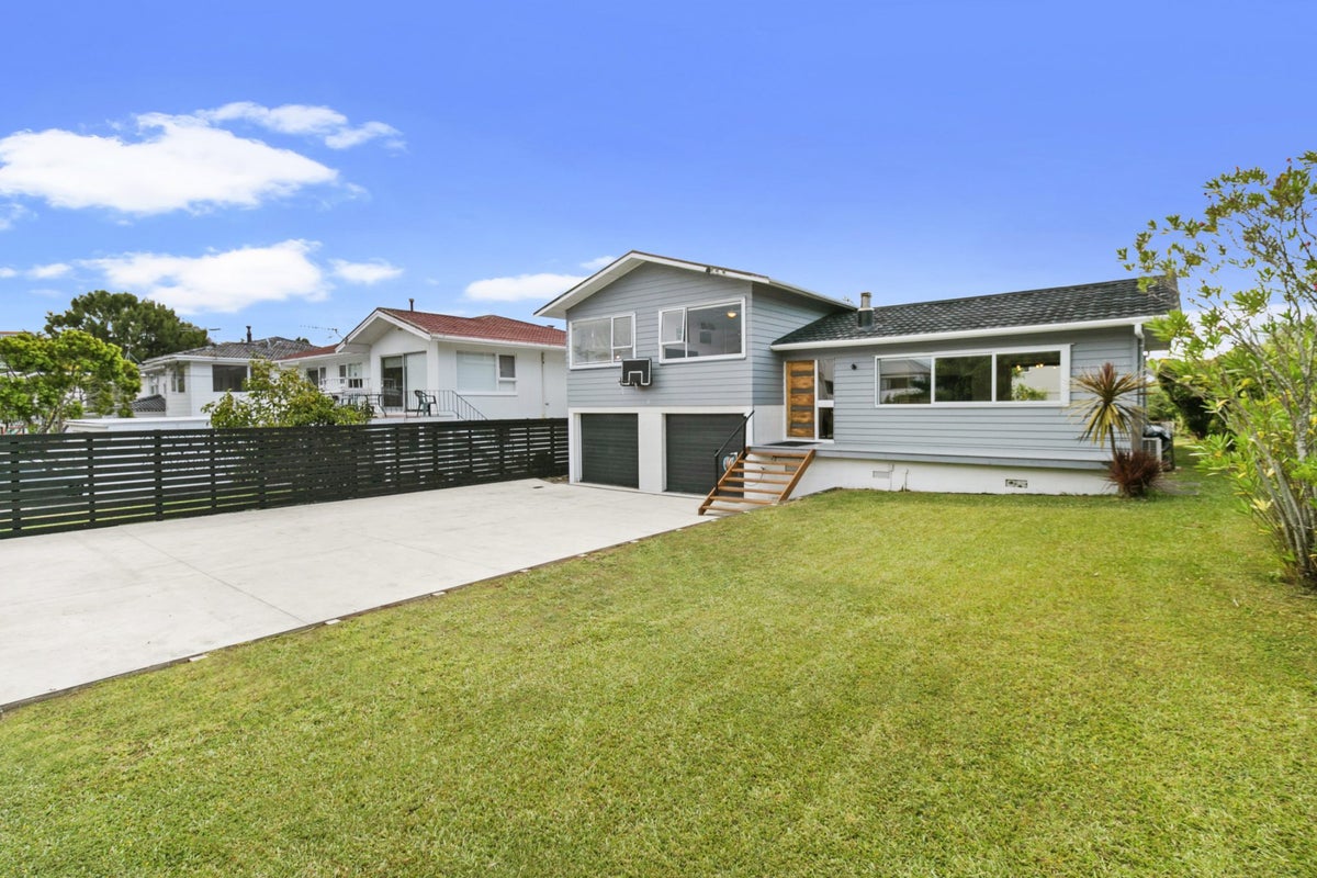 53 Gordon Avenue, Forrest Hill, Auckland - Carousel 2
