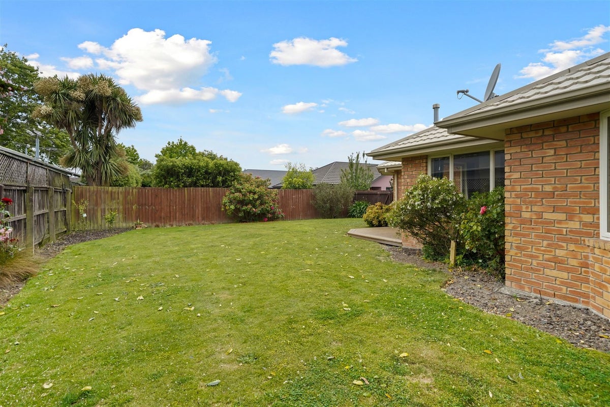 22 Ballymena Drive, Belfast, Christchurch - Carousel 25