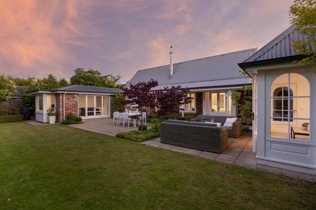 40 Weka Street, Fendalton, Christchurch - Carousel 1