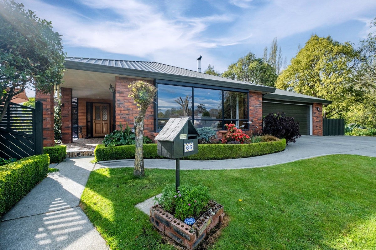 66 Ormsby Street North, Temuka - Carousel 1