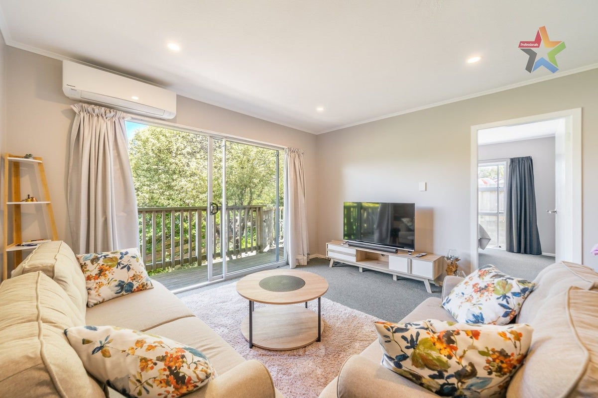 12A Cedar Street, Maungaraki, Lower Hutt - Carousel 2
