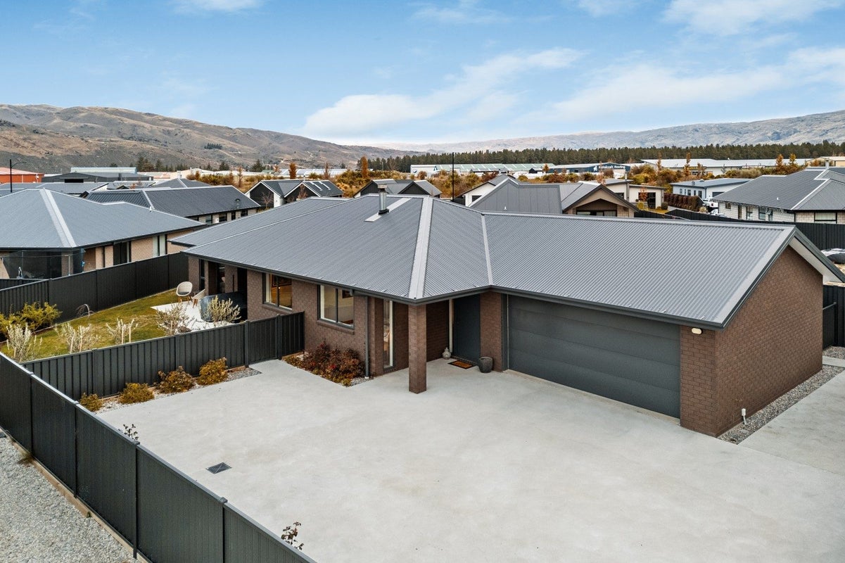 57 Olds Crescent, Cromwell, Cromwell - Carousel 1