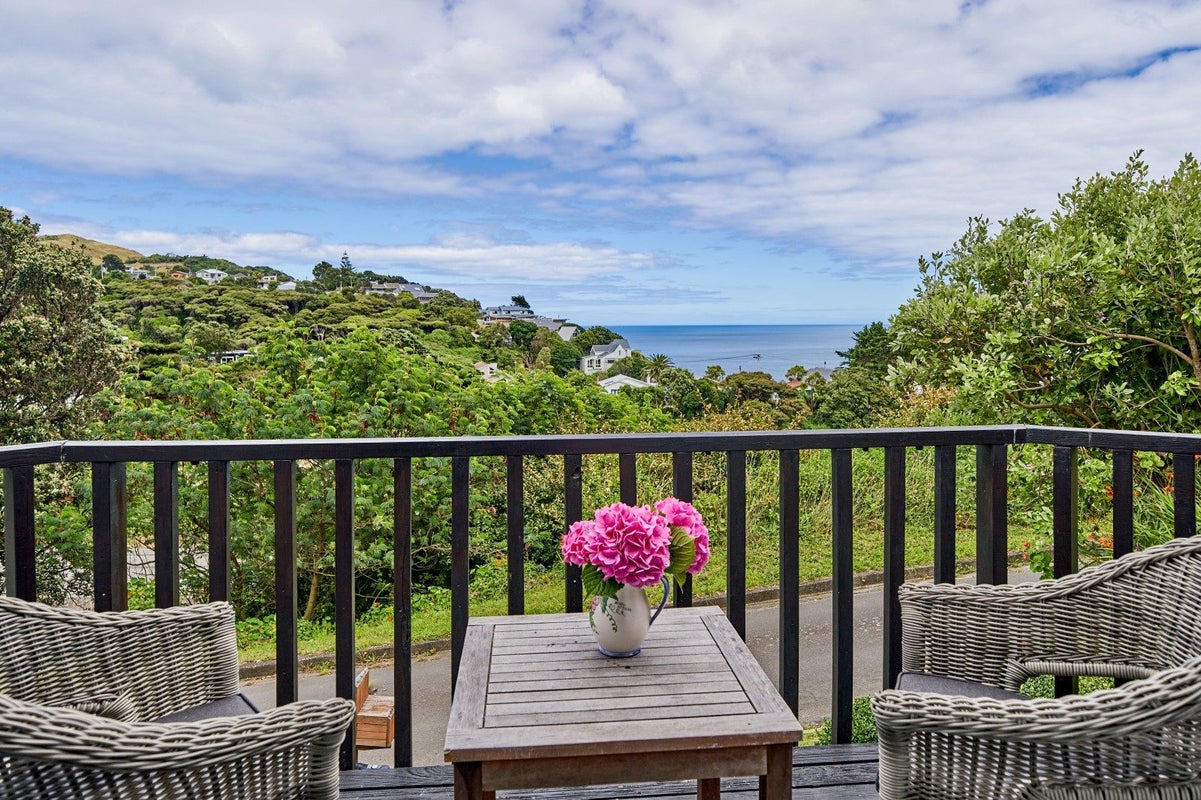 18 Te Pari Pari Road, Pukerua Bay, Porirua - Carousel 1
