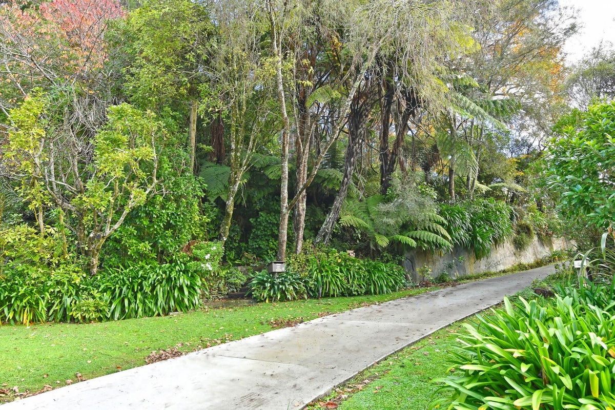 56 Jocelyn Crescent, Pinehaven, Upper Hutt - Carousel 32