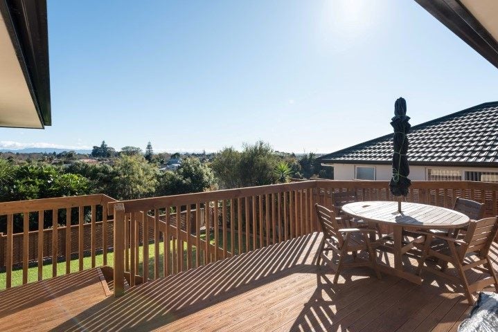 3 La Sendero Way, Bethlehem, Tauranga - Carousel 2
