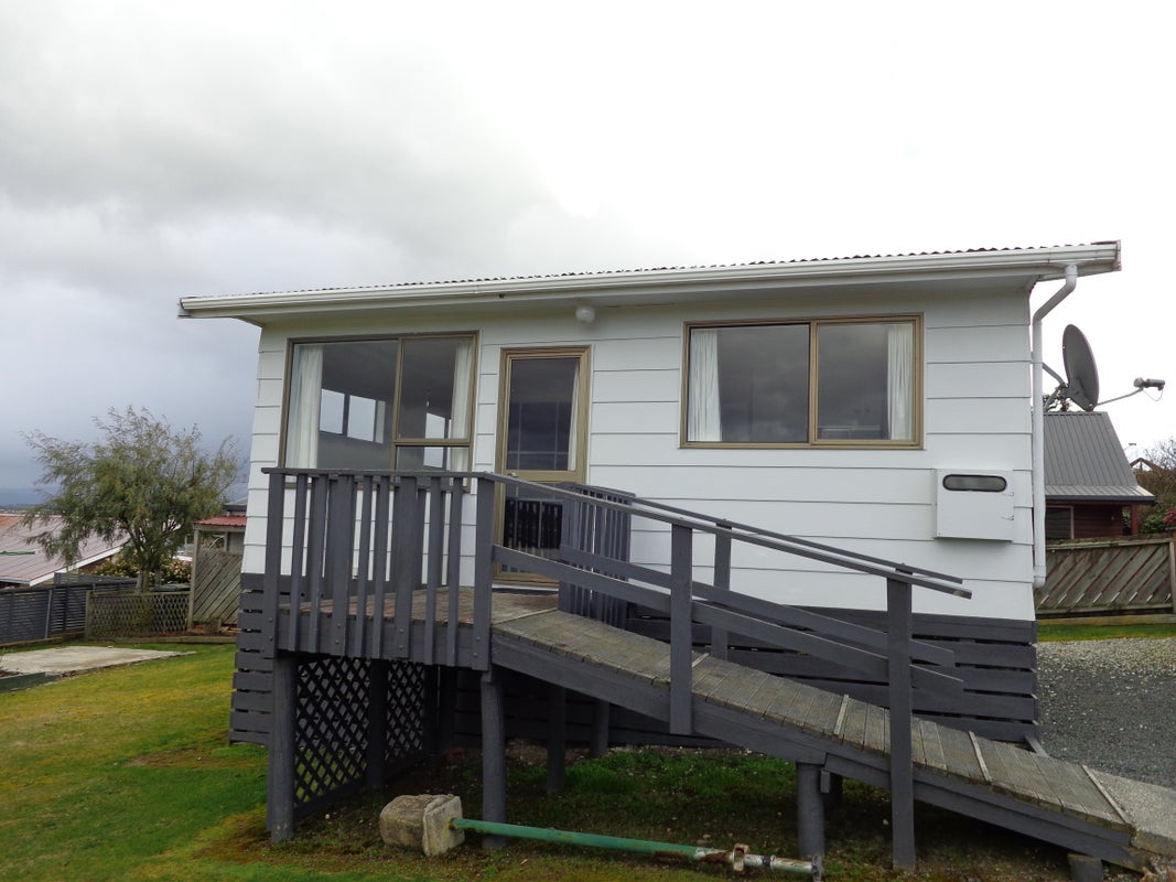 16 Matai Place, Balclutha - Carousel 1