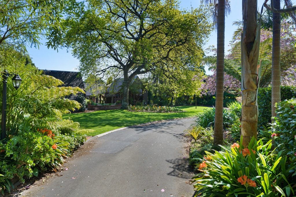 9 Karaka Grove, Waikanae - Carousel 2