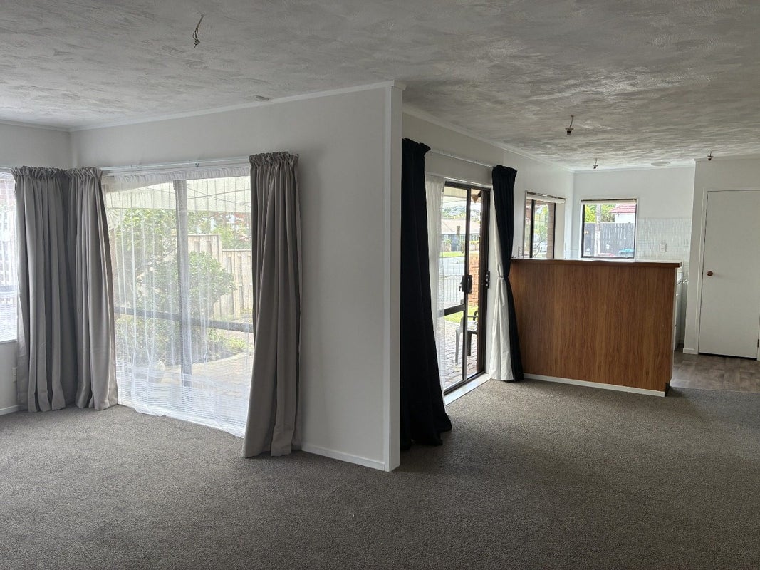 1/383 Blockhouse Bay Road, Blockhouse Bay, Auckland - Carousel 2