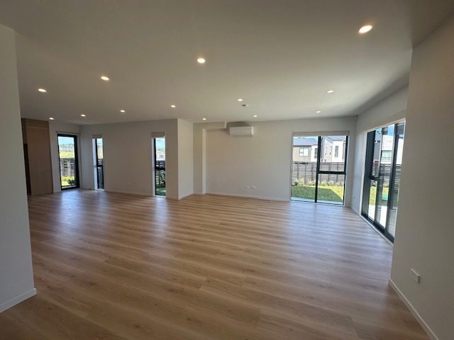 169 Henwood Road, Westgate, Auckland - Carousel 2