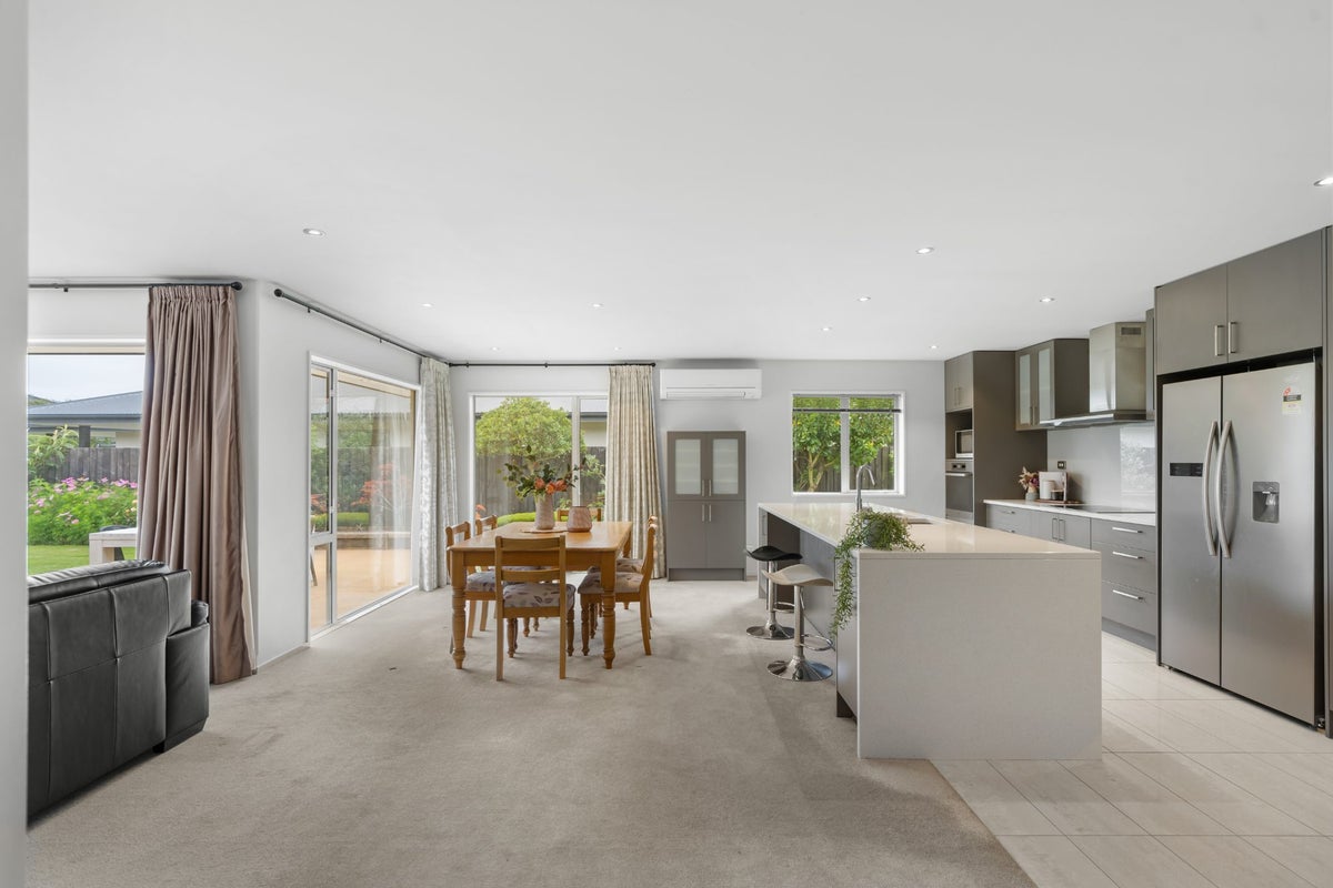 83 McMahon Drive, Aidanfield, Christchurch - Carousel 2