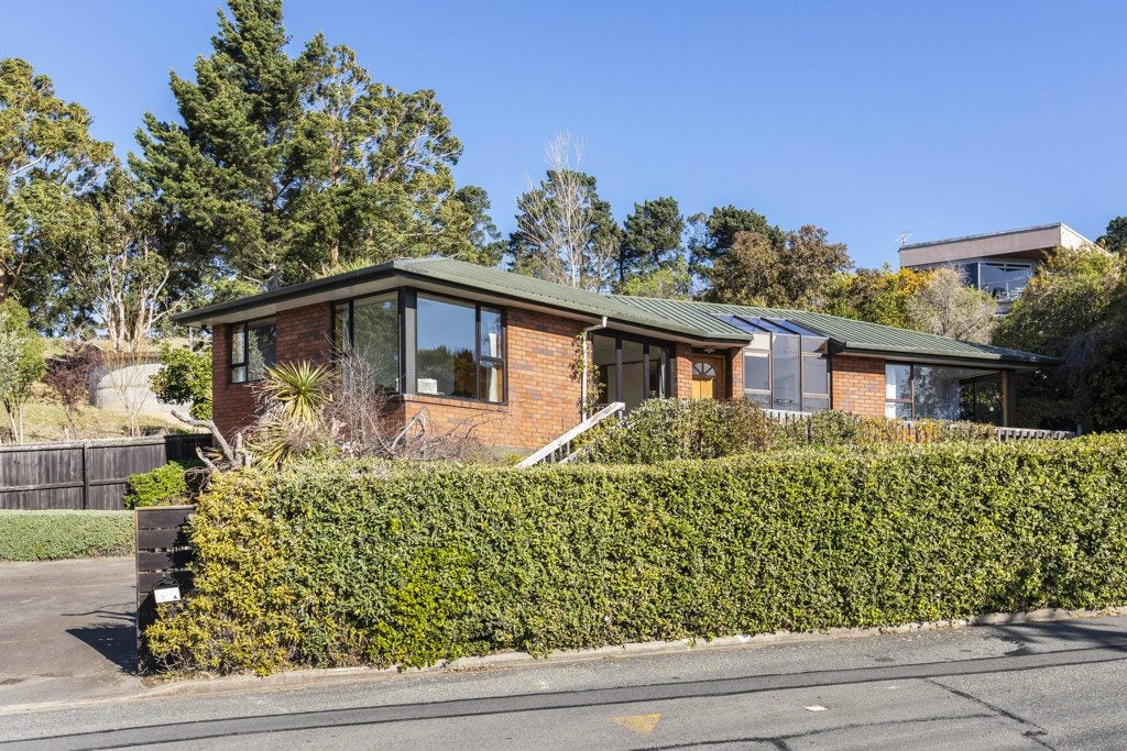 1/127 Moncks Spur Road, Redcliffs, Christchurch - Carousel 1