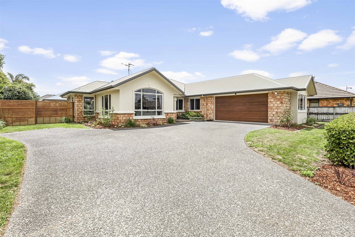 6 Cranmore Avenue, Huntington, Hamilton - Carousel 1