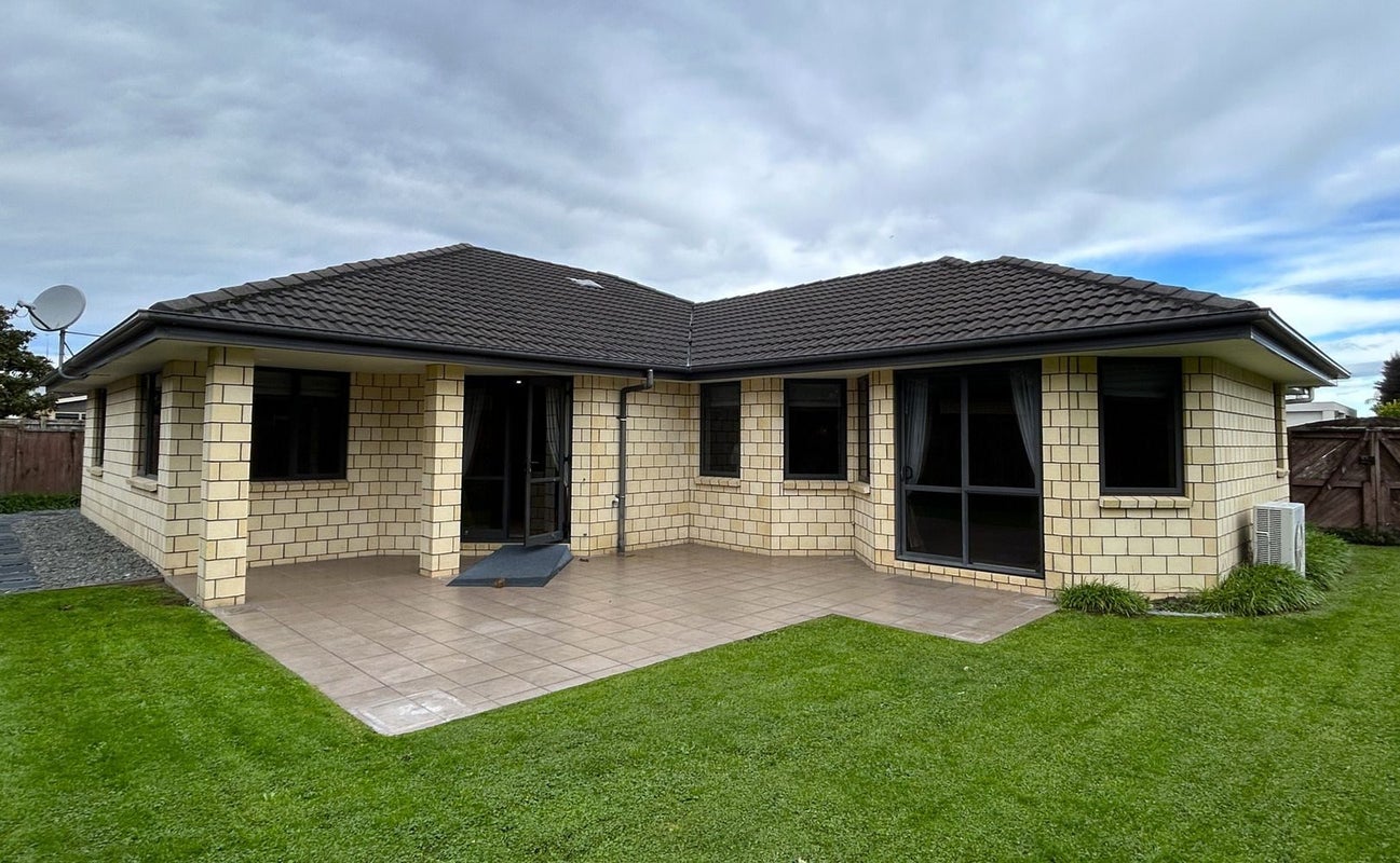 16 Moonlight Drive, Rototuna North, Hamilton - Carousel 2