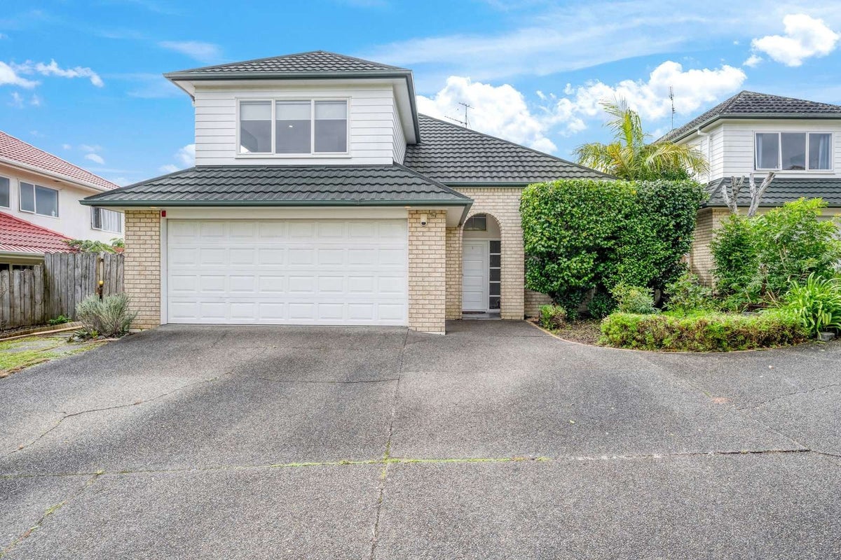1/14 Casabella Court, Northpark, Auckland - Carousel 1