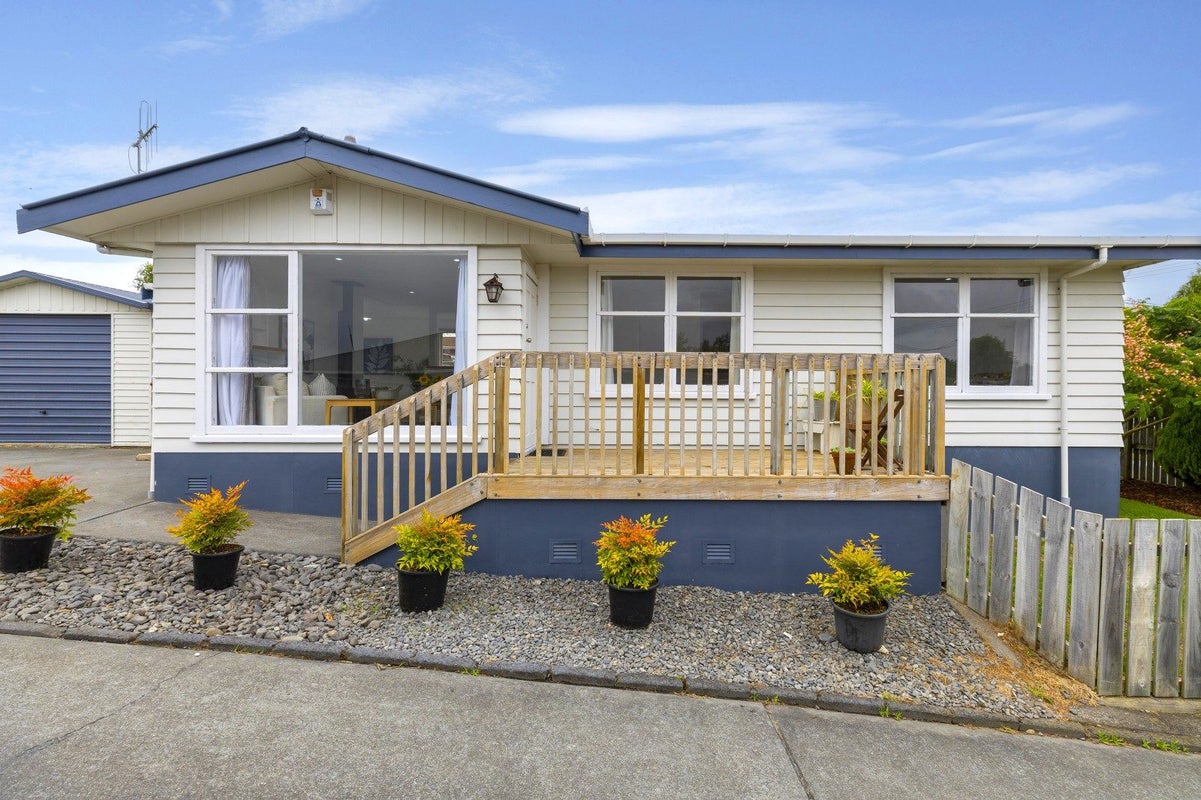 40 Hinemoa Avenue, Taupo, Taupo - Carousel 2