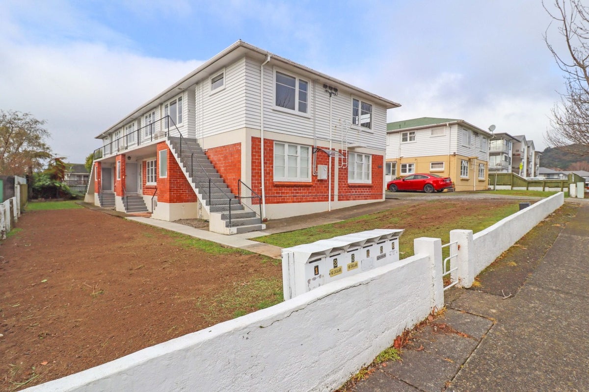 2 Argyle Grove, Trentham, Upper Hutt - Carousel 11