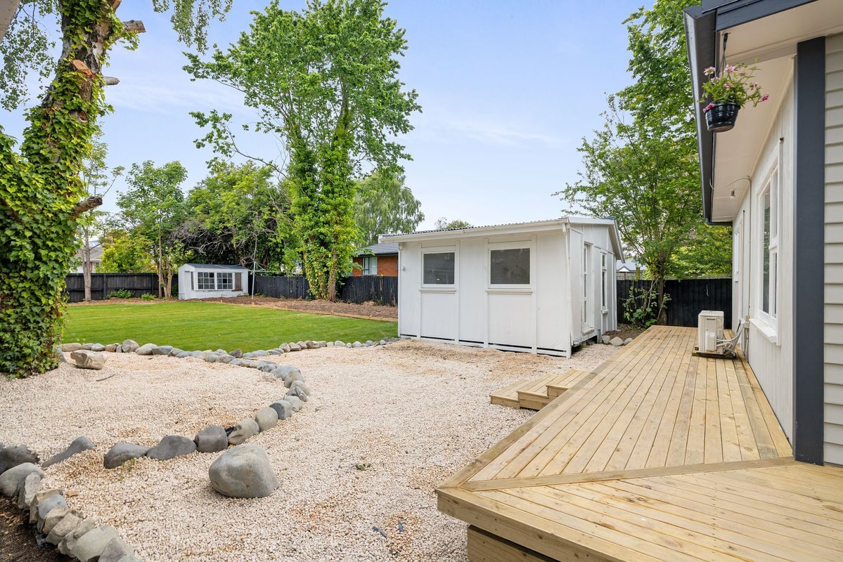 17 Clarendon Terrace, Woolston, Christchurch - Carousel 11