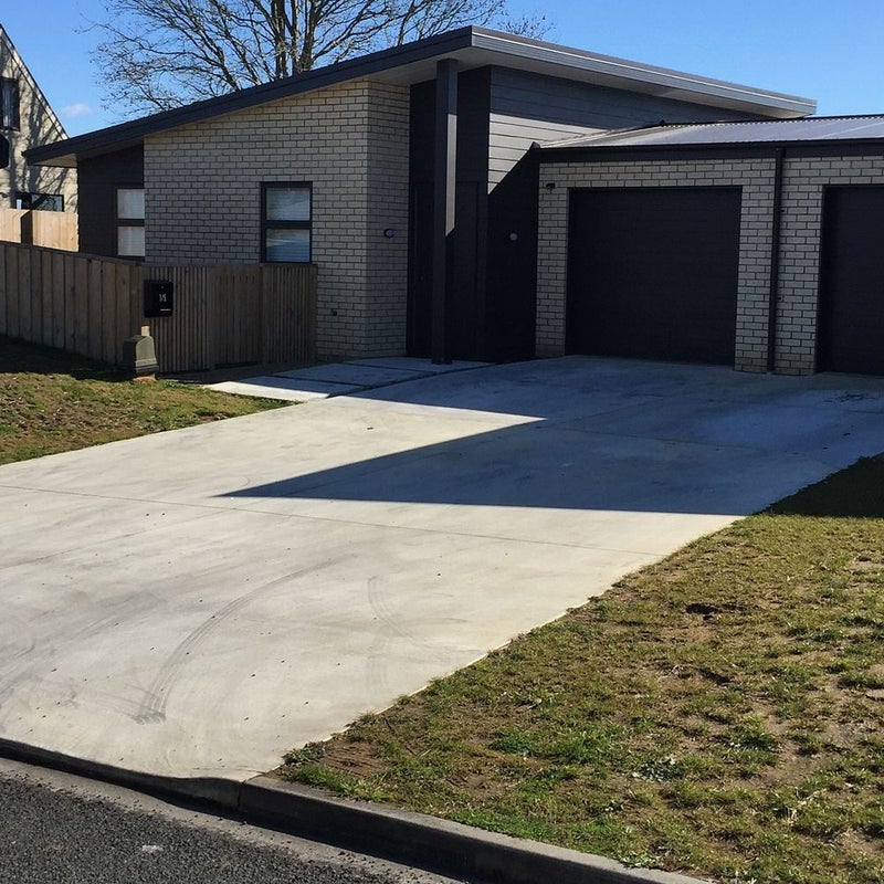 2/6 Church Road, Pukete, Hamilton - Carousel 1