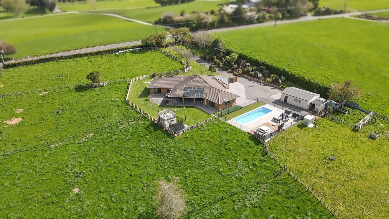 424 Oturoa Road, Hamurana - Carousel 1