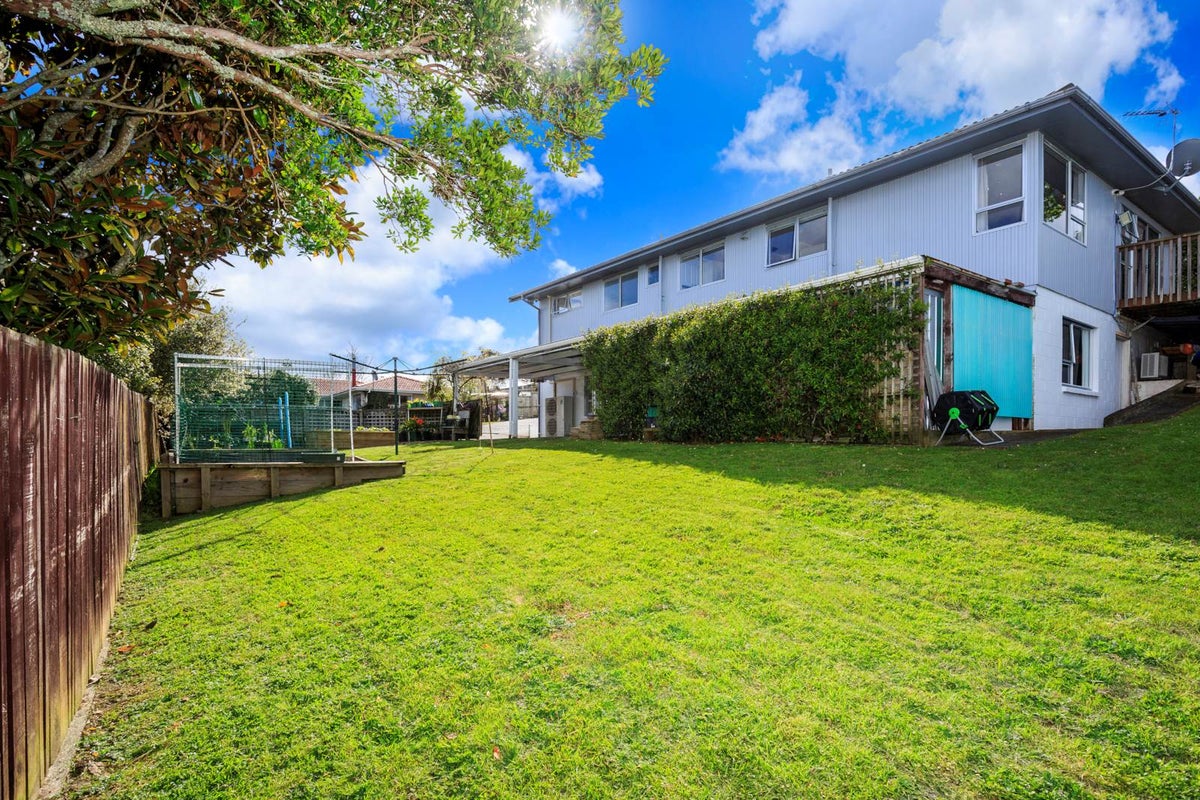 95 Weatherly Road, Torbay, Auckland - Carousel 2