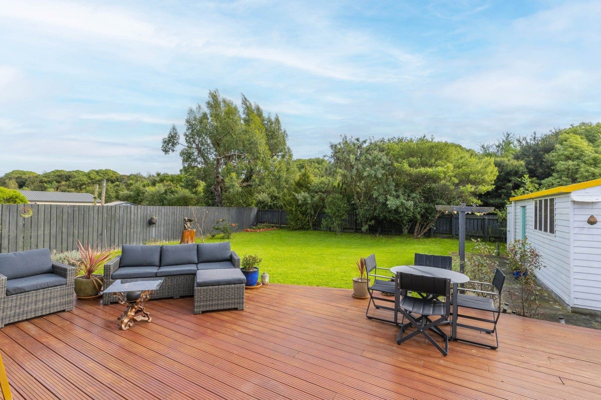19 Spackman Crescent, Paraparaumu - Carousel 2