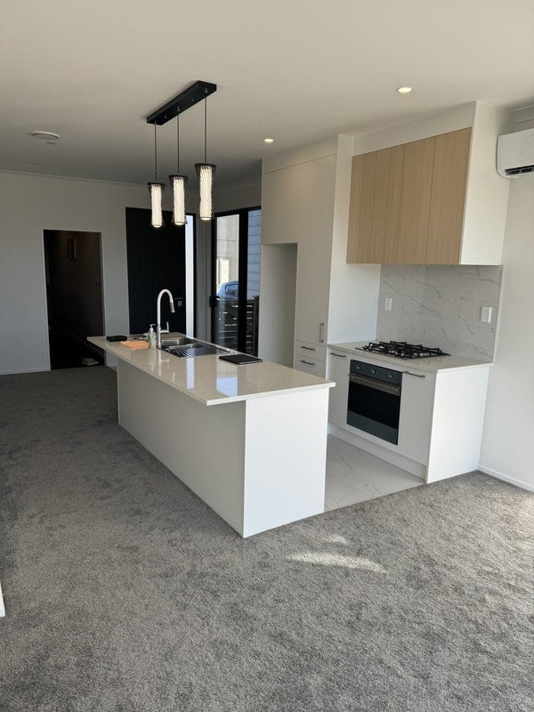 14 Parahau Road, Ardmore, Auckland - Carousel 1