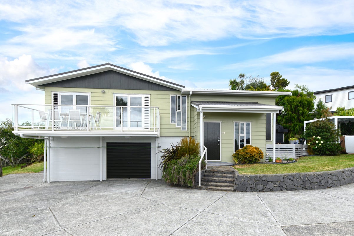 54 Halsey Drive, Lynfield, Auckland - Carousel 2